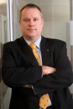 Invoice Finance versus a Bank Overdraft Andy Grantham discusses the merits of IF in comparison to bank overdraft